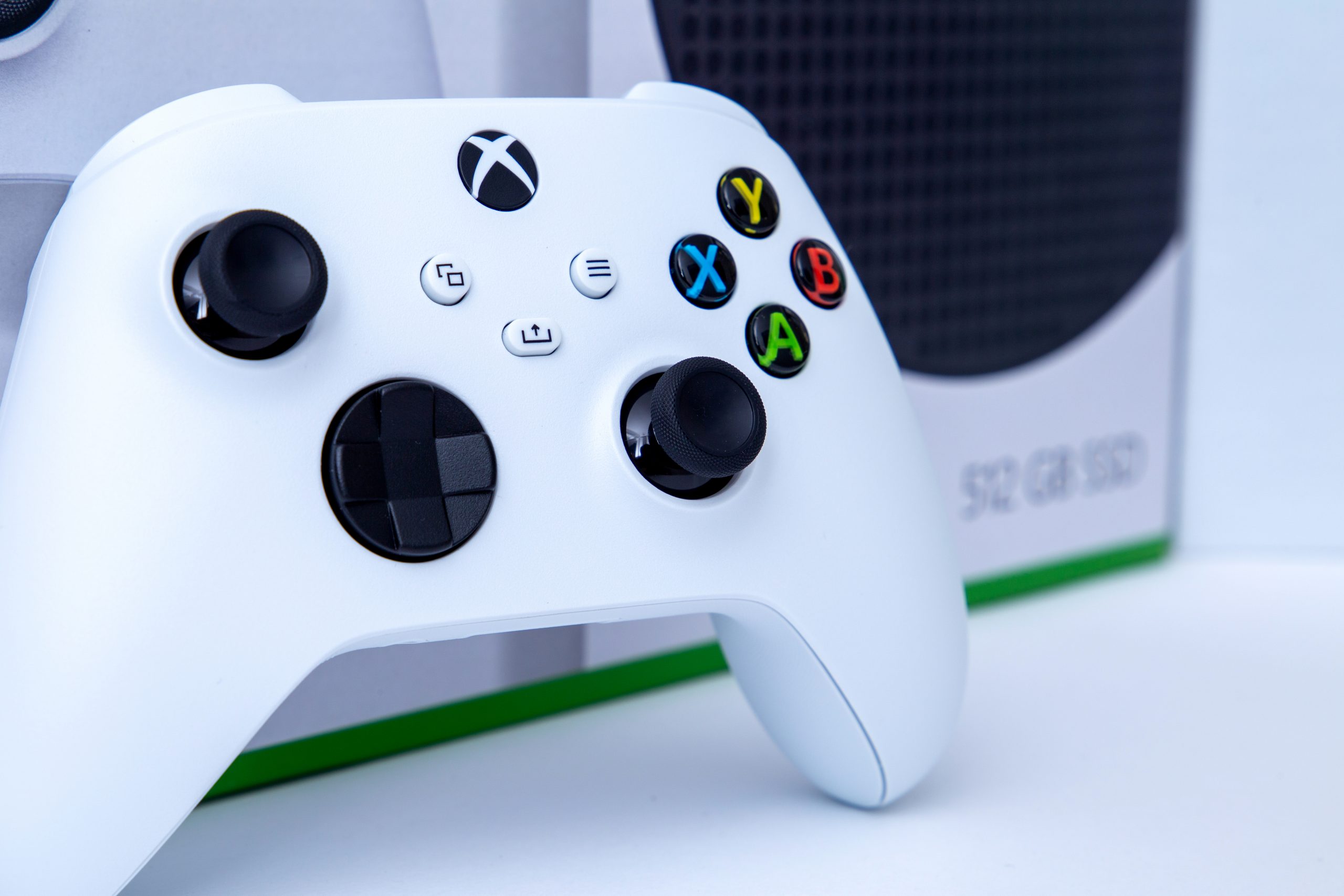 Microsoft được cho là muốn bán không gian quảng cáo trong các trò chơi Xbox miễn phí để chơi