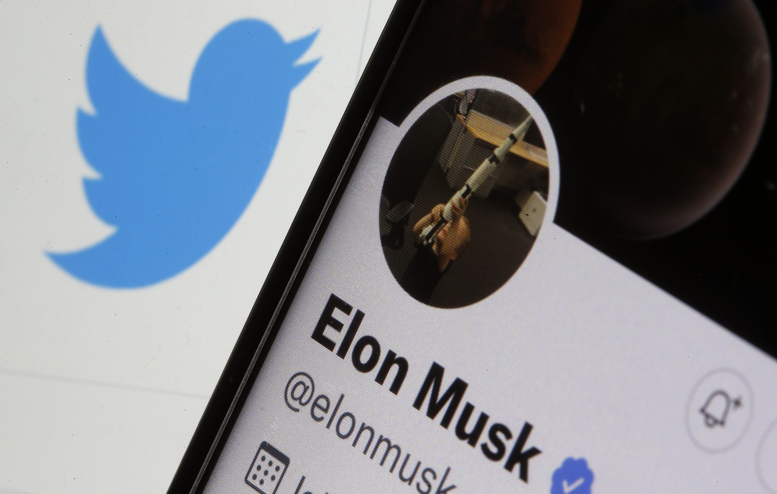 Các nhà đầu tư Twitter kiện Elon Musk vì tuyên bố thao túng cổ phiếu