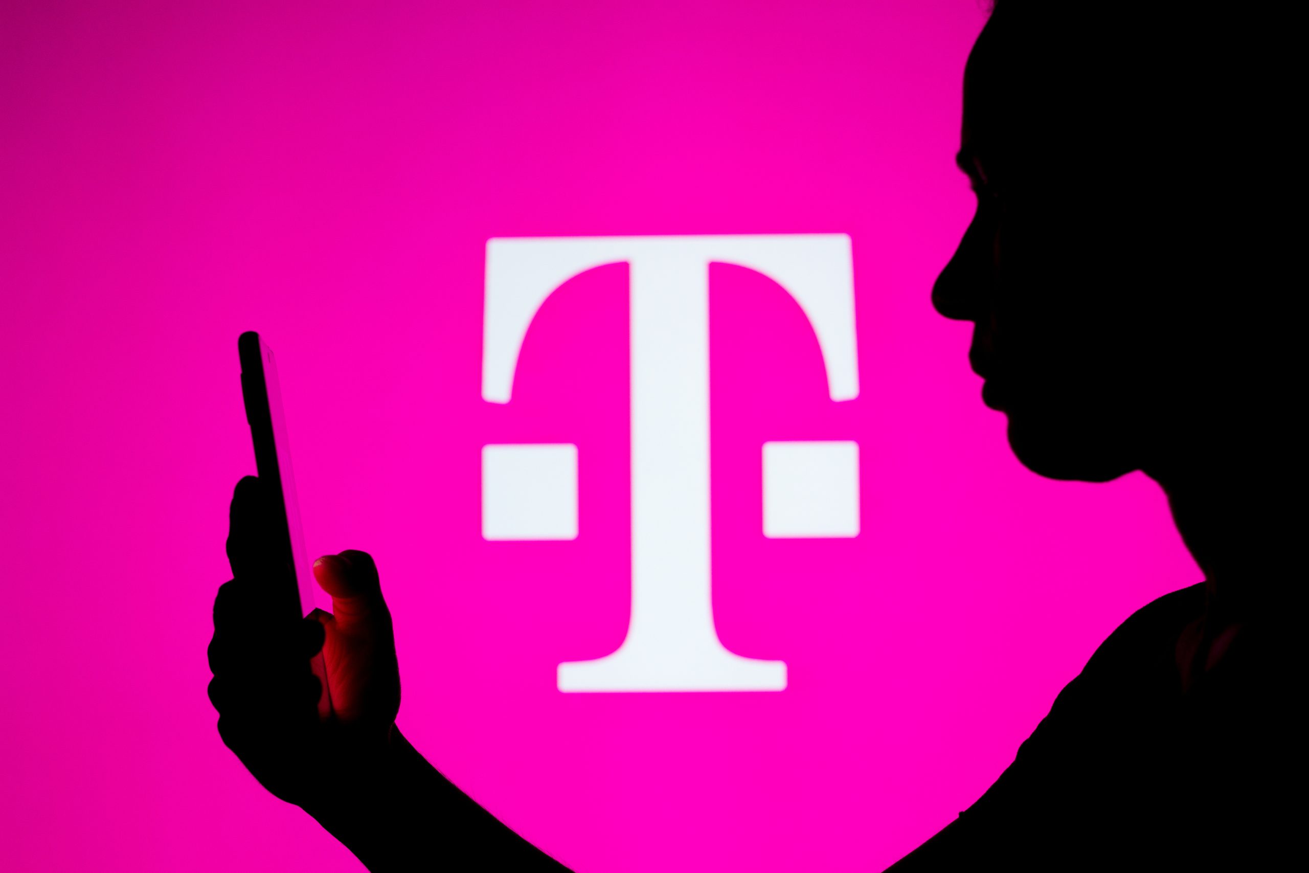 Các cuộc gọi thoại 5G đến với một số khách hàng của T-Mobile ở Thành phố Salt Lake và Portland