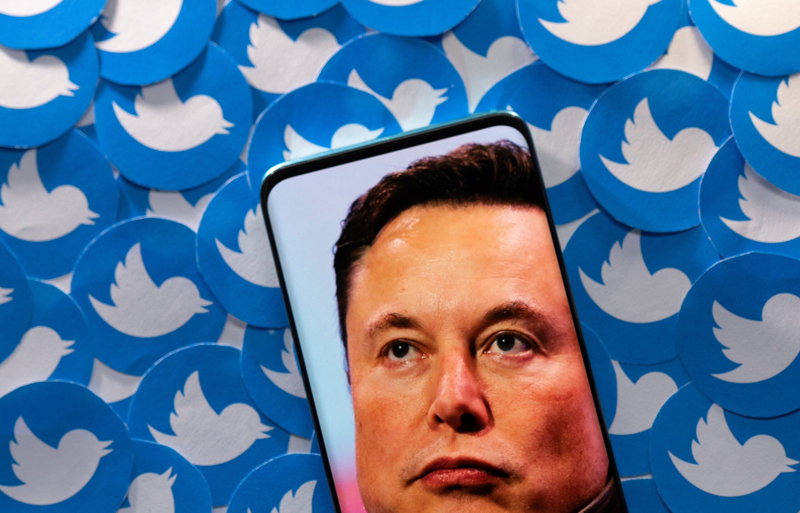 Elon Musk chính thức cố gắng giết chết sự tiếp quản Twitter của mình