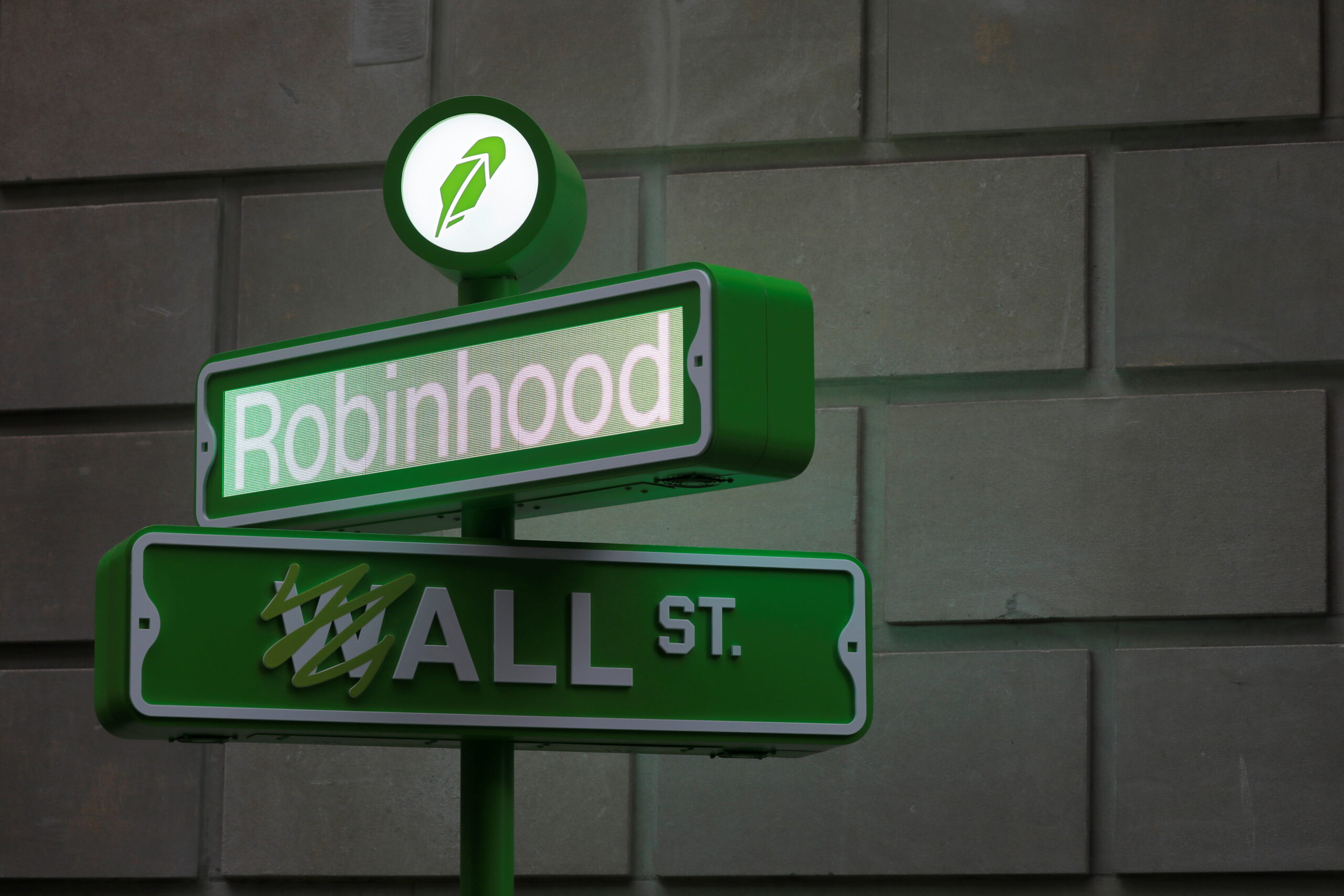 Robinhood sa thải gần một phần tư nhân viên