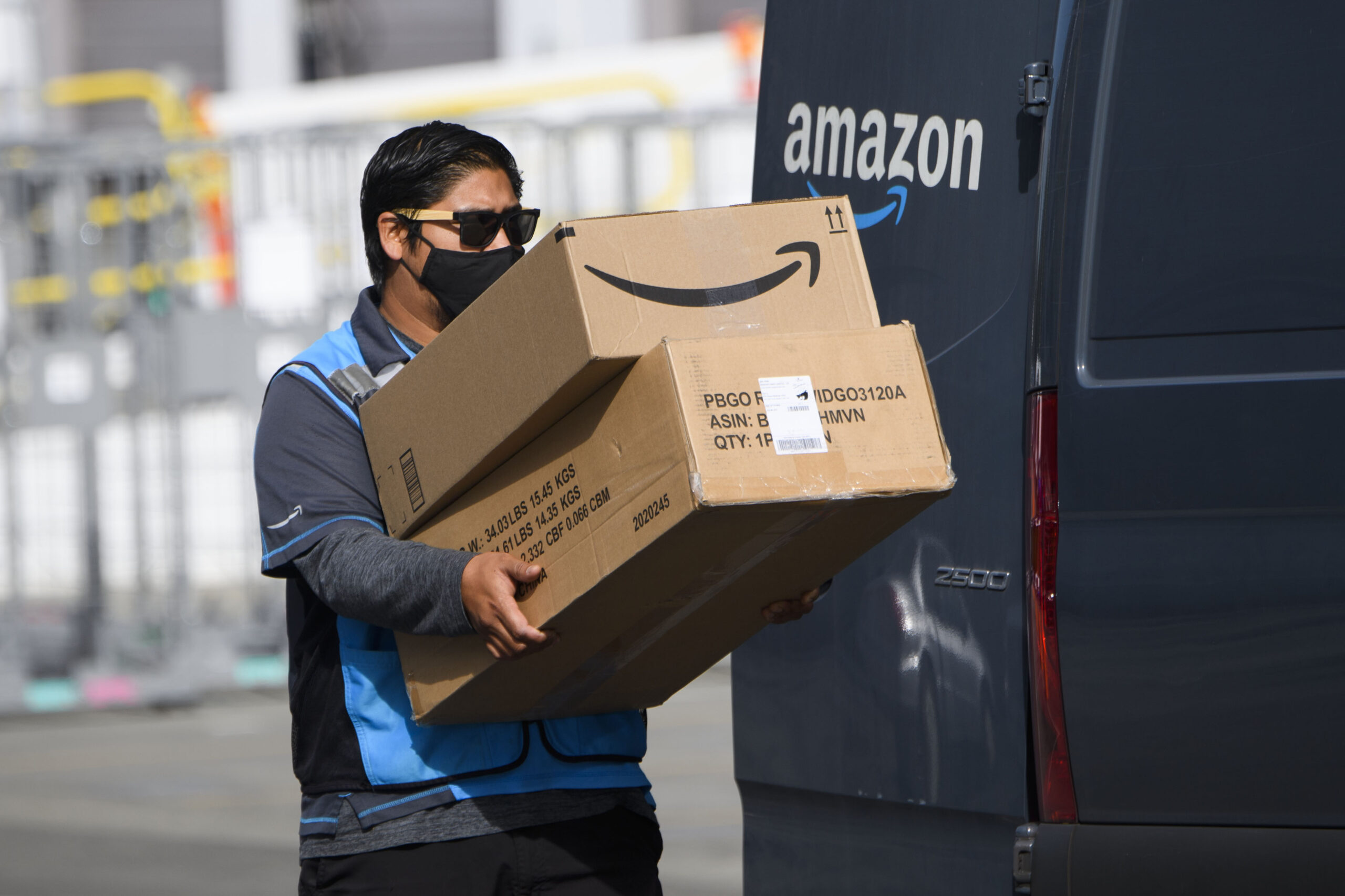 California kiện Amazon vì ngăn cản người bán bên thứ ba cung cấp giá rẻ hơn ở những nơi khác