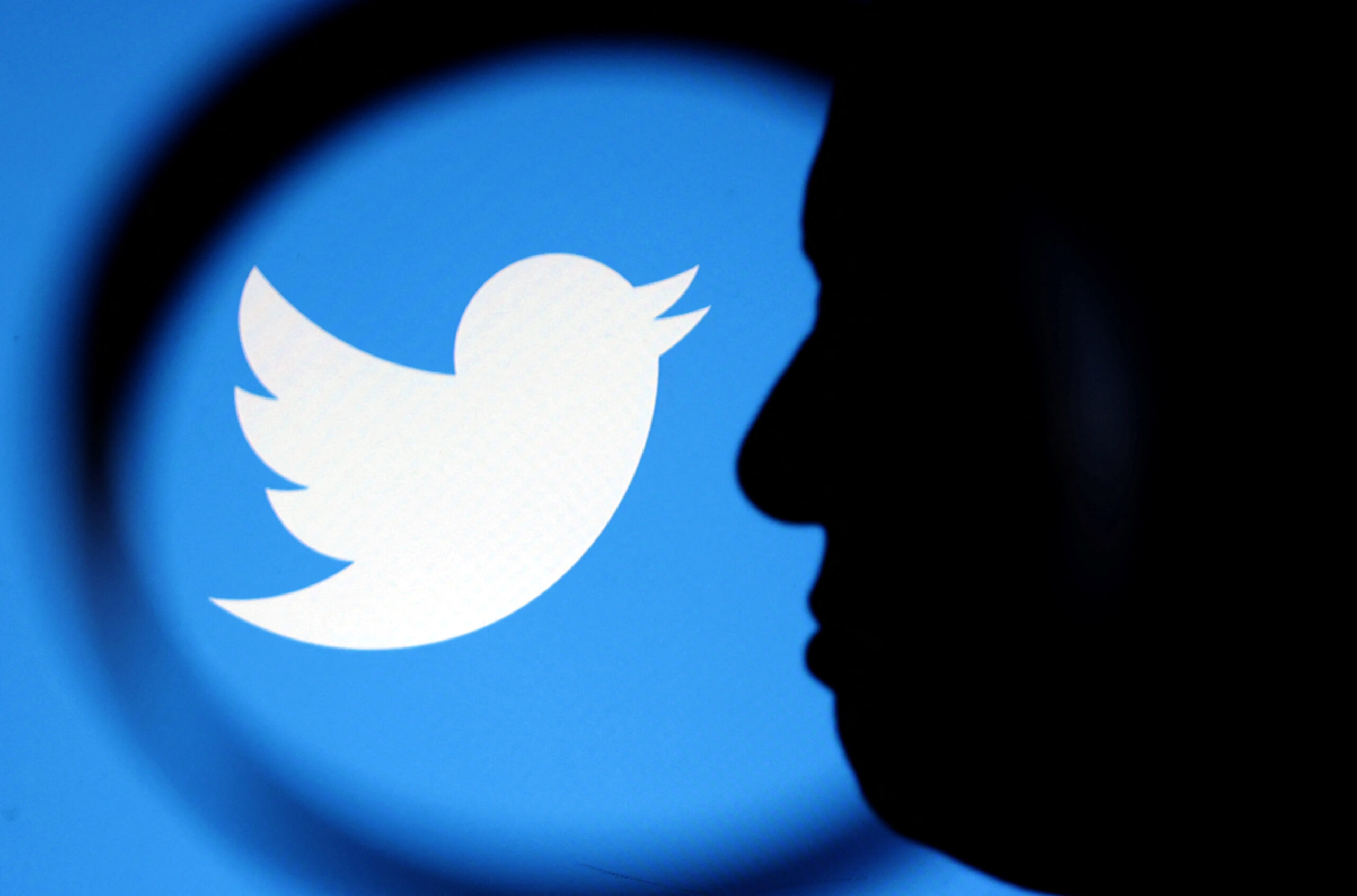 Twitter được báo cáo yêu cầu một số nhân viên bị sa thải trở lại