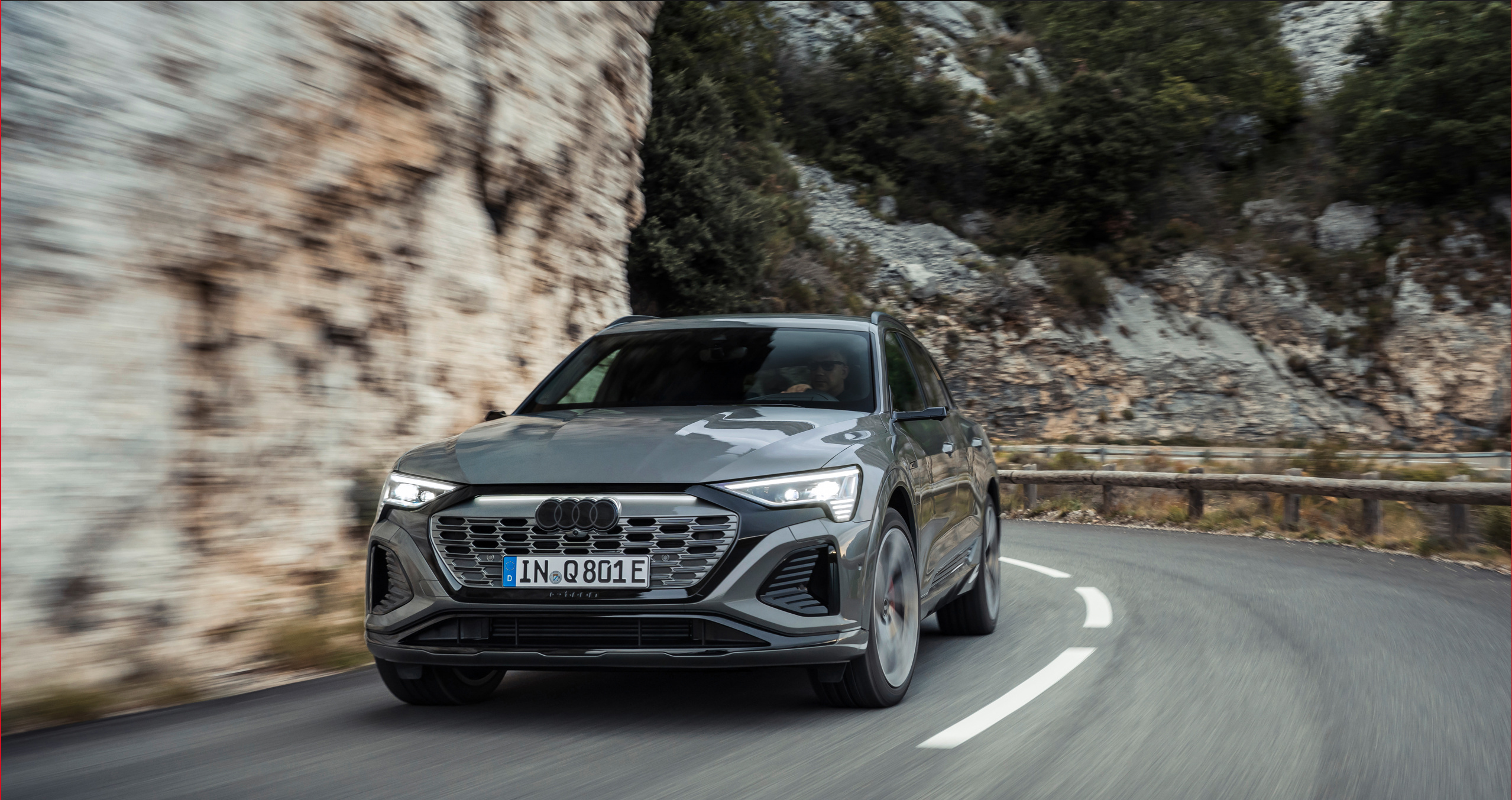 Chiếc SUV Q8 e-tron hàng đầu mới của Audi tự hào có phạm vi hoạt động tối đa 373 dặm