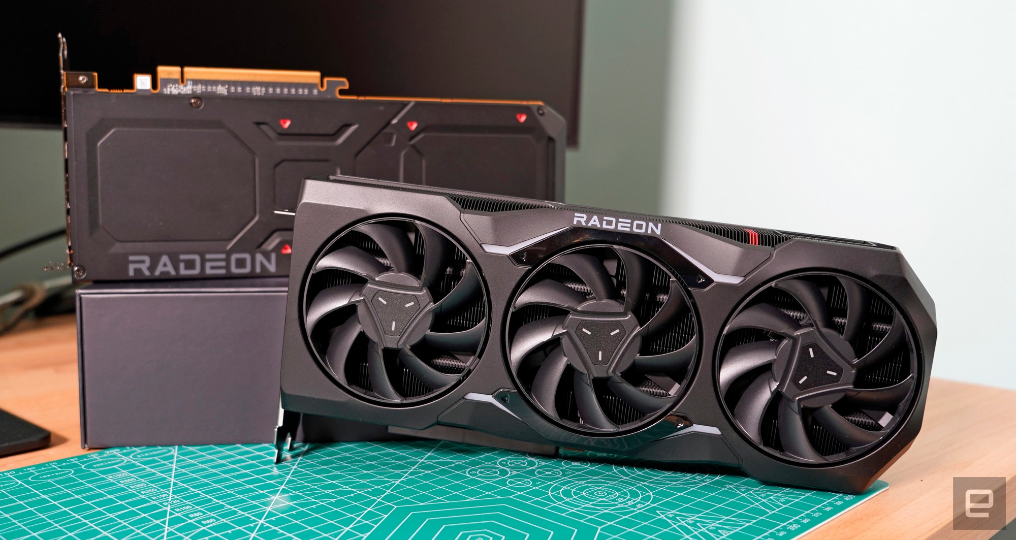 Đánh giá Radeon RX 7900 XTX và XT: Cú đâm 'hợp lý' của AMD khi chơi game 4K