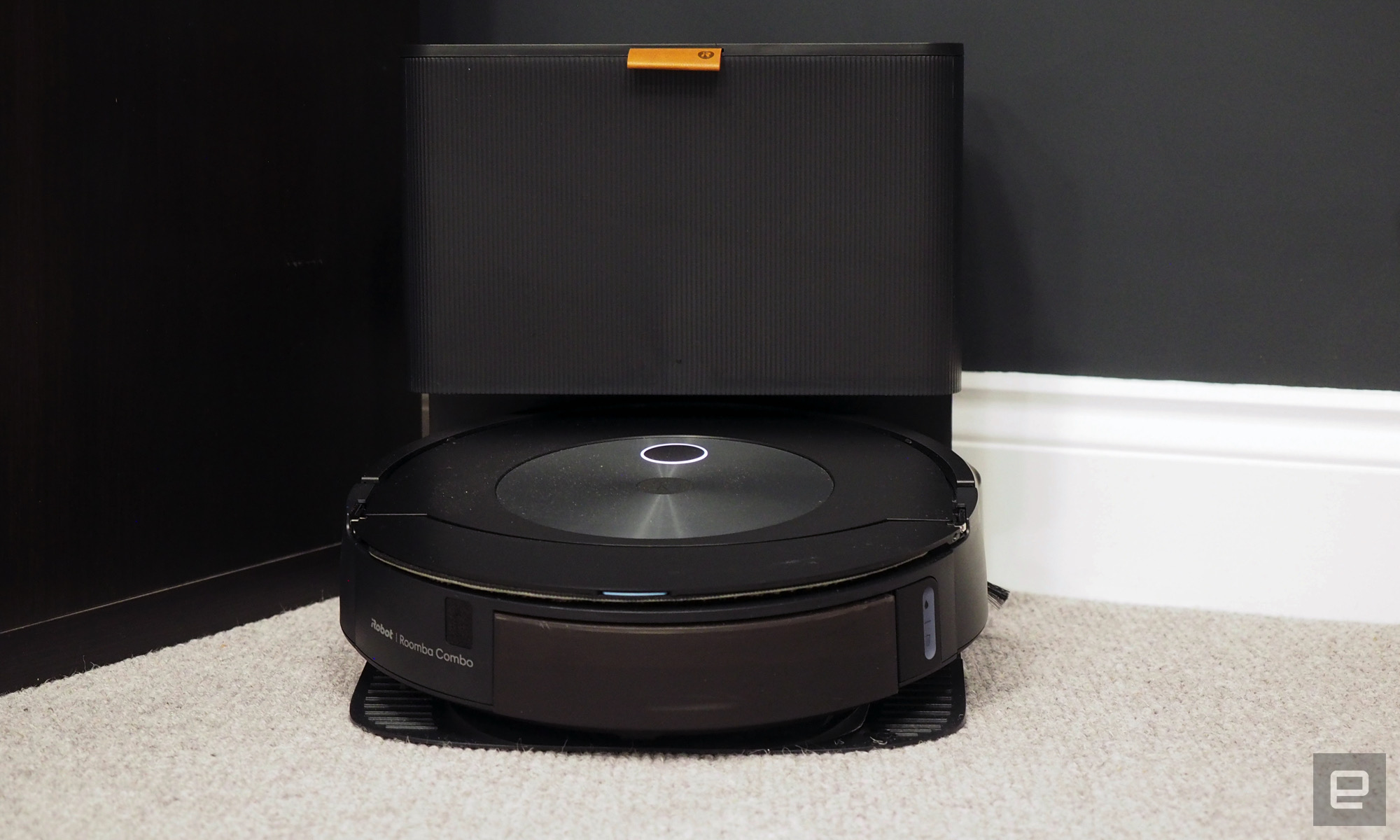iRobot's Roomba Combo j7+ máy hút bụi và cây lau nhà hiện đang giảm giá $200