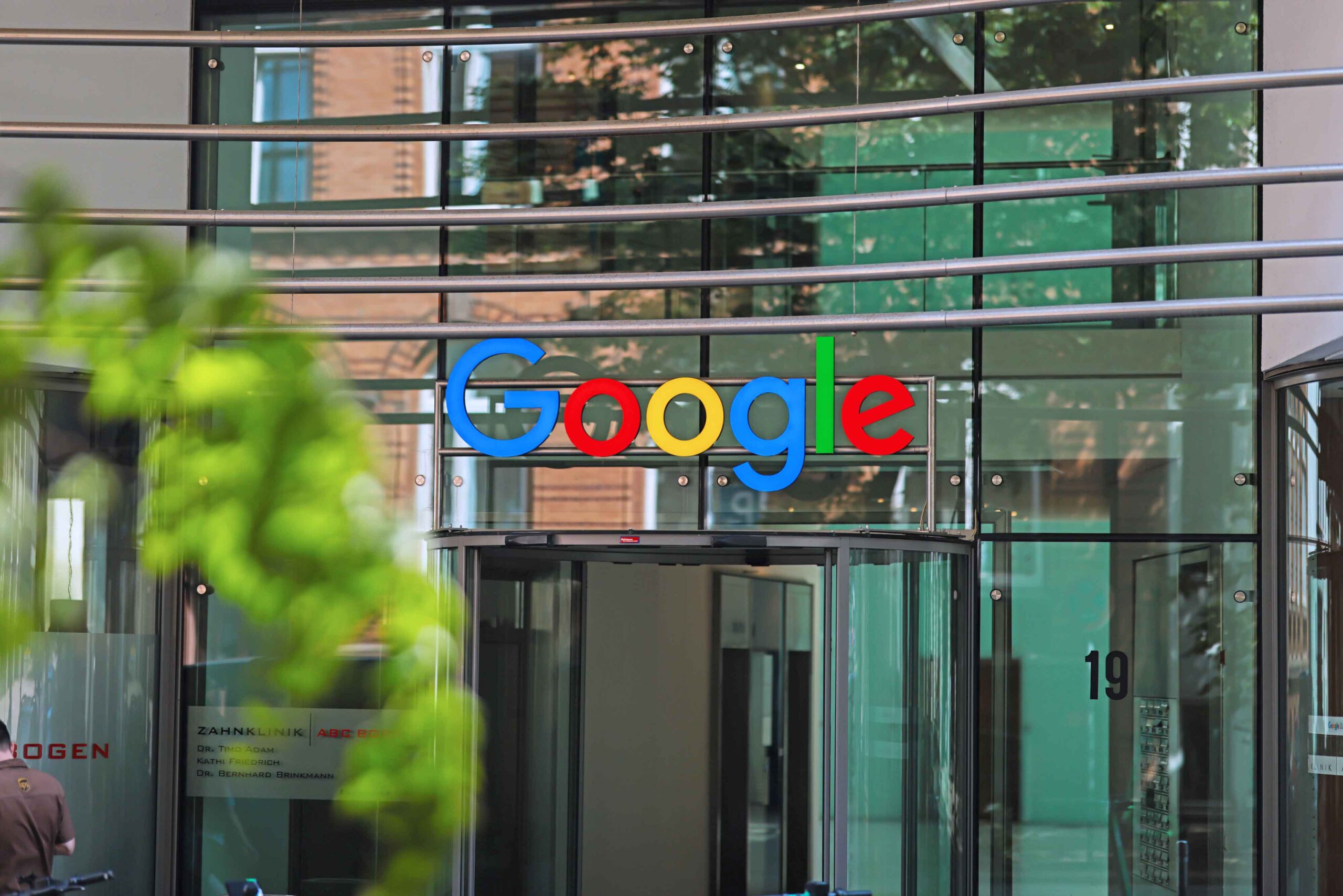 Google đồng ý cung cấp thông tin rõ ràng hơn về các dịch vụ của mình cho người dùng EU