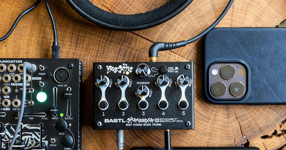 Bastl Instruments trêu chọc bộ trộn âm thanh nổi mini với các điều khiển độ bão hòa độc đáo