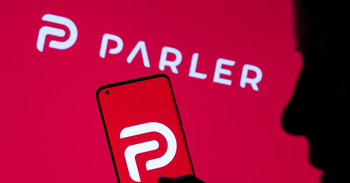 Chủ nhân mới của Parler ngay lập tức chiếm mạng xã hội