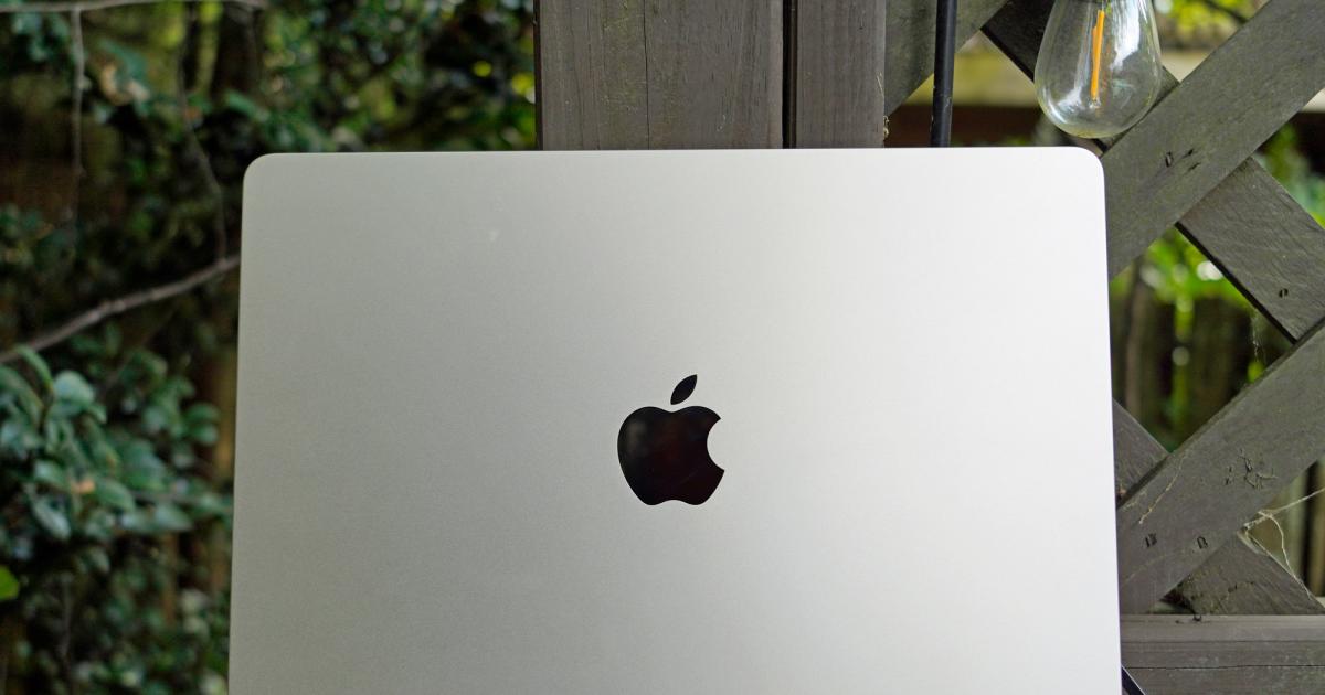 Nhật ký của nhà phát triển cho thấy MacBook Air 15 inch được đồn đại từ lâu của Apple có thể sớm ra mắt